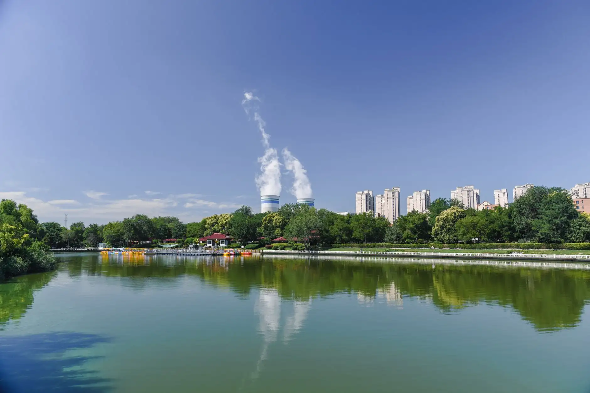 2024年企业级路由器与网络防火墙的选型对比与性能分析